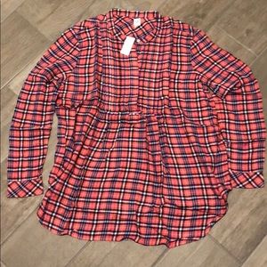 NWT Gap Maternity plaid pintuck shirt; Size L